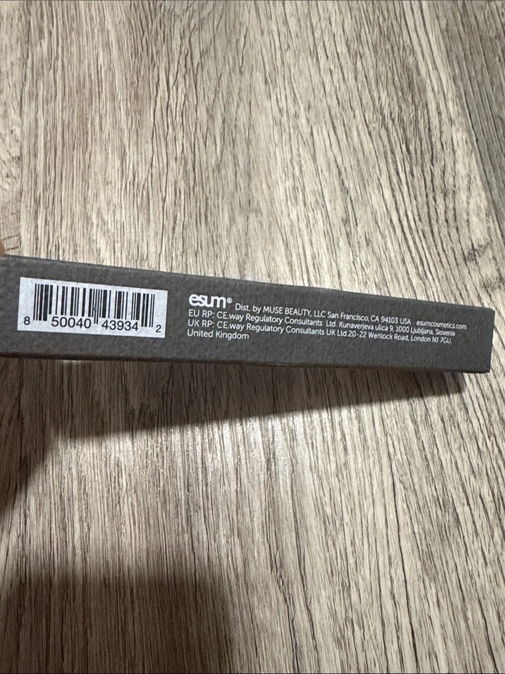 Esum ultra volume + defining length mascara
